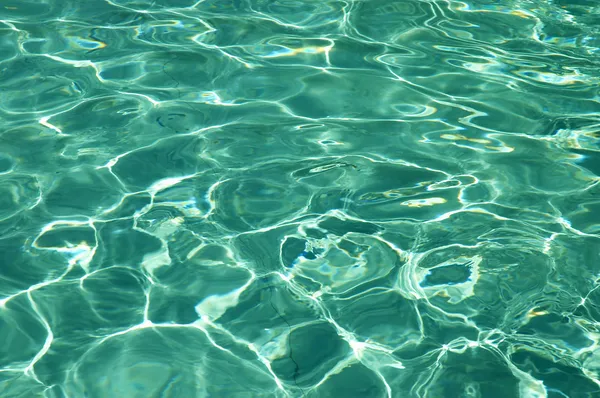 Zuiver water in het zwembad — Stockfoto