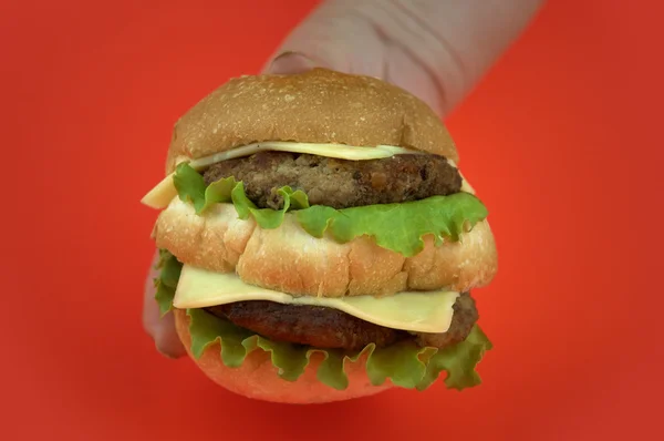 Hamburger auf Rot — Stockfoto