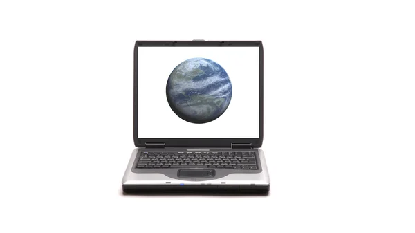 Laptop ve beyaz zemin üzerine toprak — Stok fotoğraf