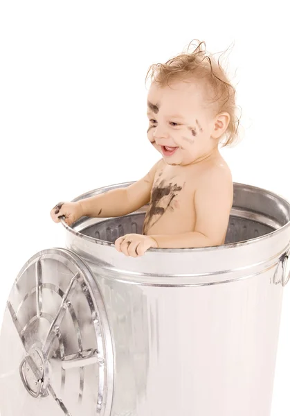 Bébé dans la poubelle — Photo