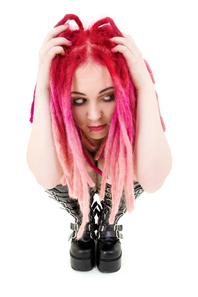 Rosa hår flicka i höga stövlar — Stockfoto