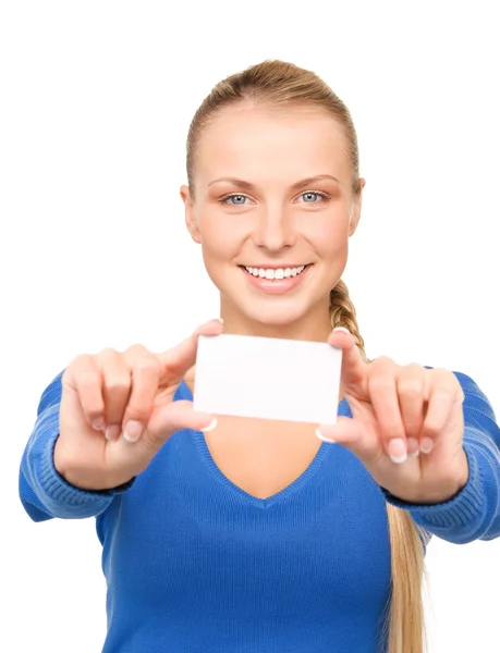 Счастливая женщина с визиткой — стоковое фото