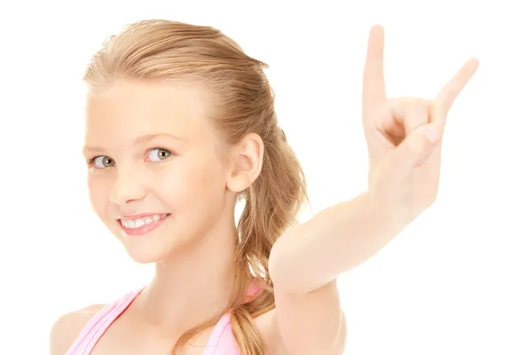 Menina feliz mostrando chifres do diabo gesto — Fotografia de Stock