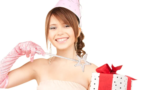 Adolescente festa menina com varinha mágica e caixa de presente — Fotografia de Stock