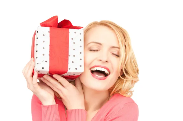 带礼品盒的快乐女人 免版税图库图片