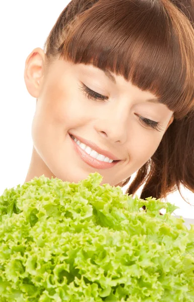 Szép háziasszony saláta felett fehér — Stock Fotó