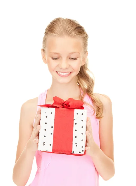 Ευτυχισμένος κορίτσι με το κιβώτιο δώρων — Φωτογραφία Αρχείου