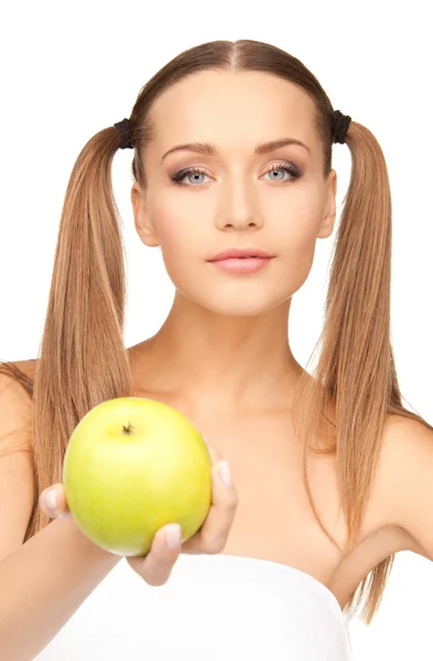 Fiatal gyönyörű nő, zöld alma — Stock Fotó