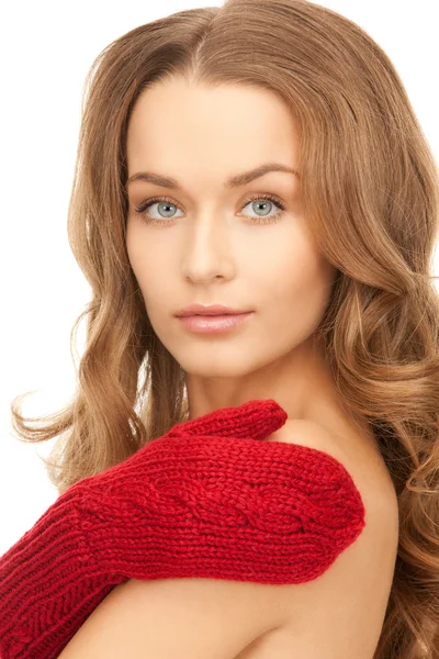Krásná žena v červené rukavice — Stock fotografie