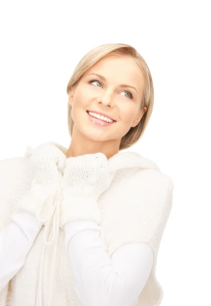 Όμορφη γυναίκα σε λευκό πουλόβερ — Φωτογραφία Αρχείου