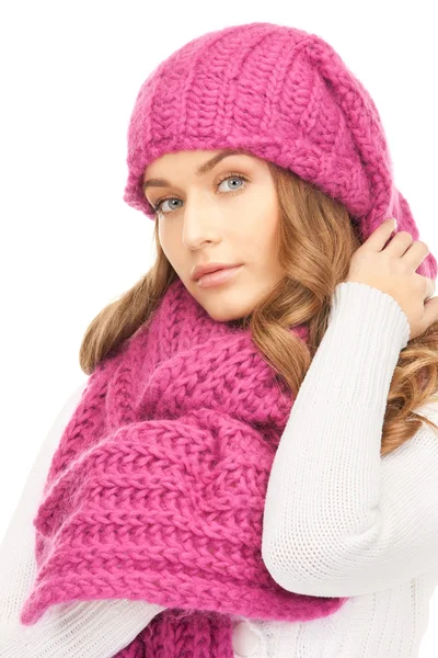 겨울 모자에 있는 아름 다운 여자 — 스톡 사진