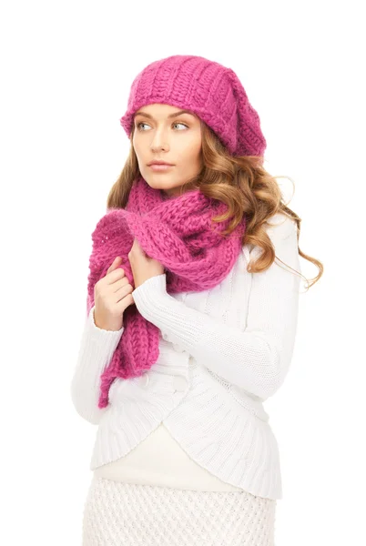 Mooie vrouw in winter hoed — Stockfoto