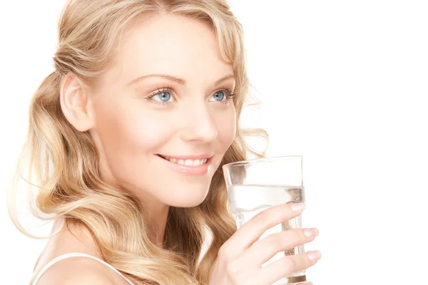 Vacker Kvinna Med Glas Vatten Över Vita — Stockfoto