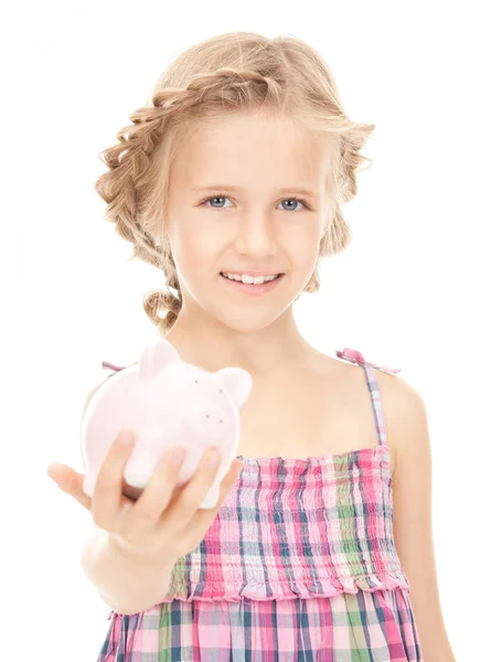 小女孩用猪存钱罐 — 图库照片