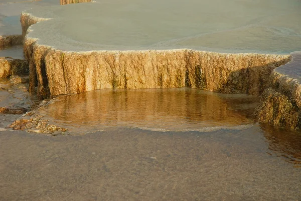 Mamuta gorących źródeł np yellowstone — Zdjęcie stockowe
