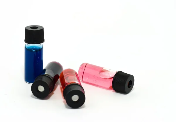 Flaconcini con liquido colorato — Foto Stock