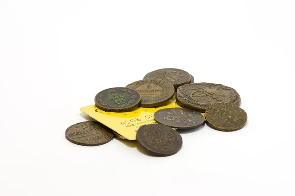 Kreditní karta a staré mince — Stock fotografie