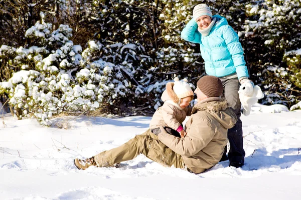 Family in snow — Stock Photo, Image
