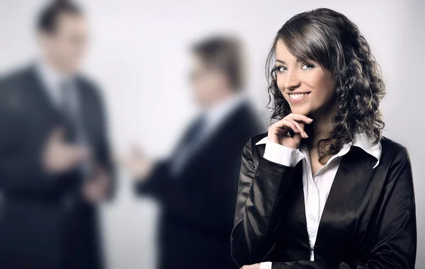 Een portret van een jonge professionele zakenvrouw — Stockfoto