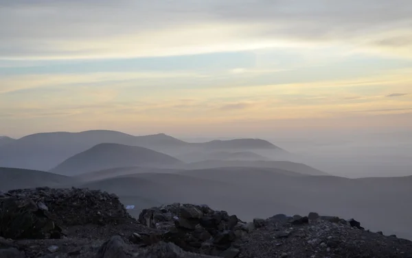 アトラス山脈で日当たりの良い夏の日 — ストック写真