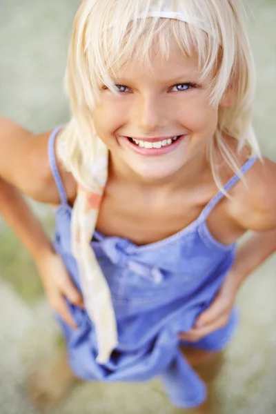웃는 어린 소녀 스톡 사진