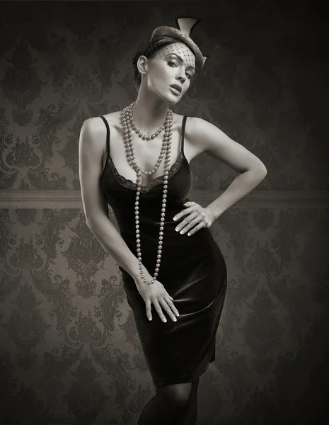 Vogue stilini vintage portre loş bir ışık Stok Fotoğraf