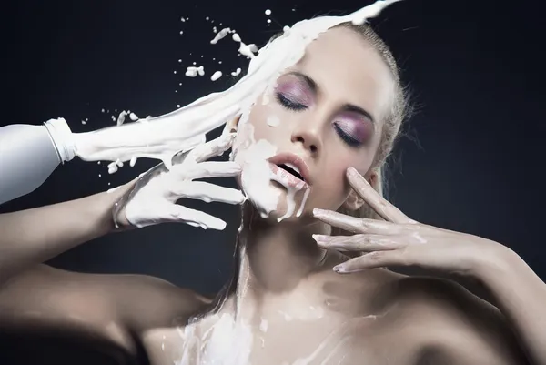Portrait Beautiful Blonde Dousing Cream — Stock Photo, Image