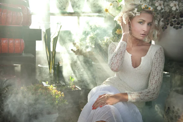 Romantischer Stil Foto Einer Wunderschönen Blonden Schönheit — Stockfoto