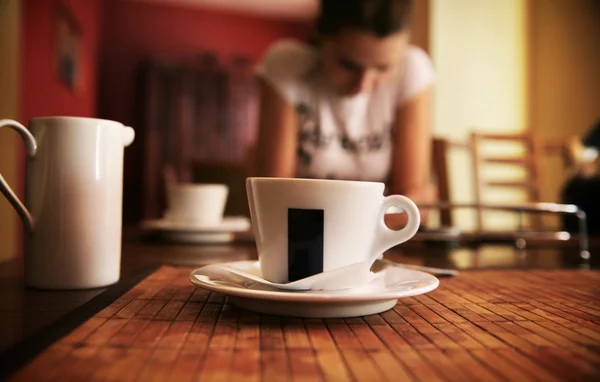Roztomilá Brunetka Přestávka Kávu — Stock fotografie