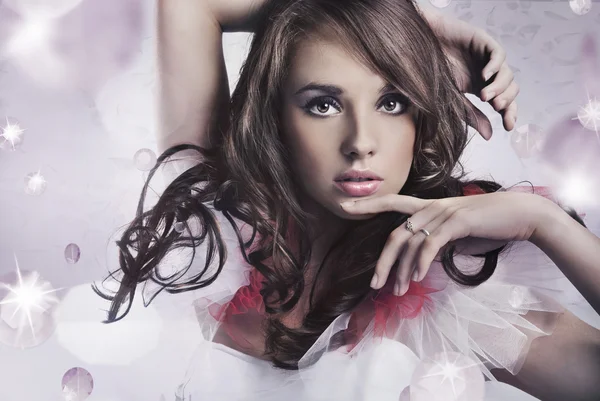 Koncepční portrétní mladá bruneta krása — Stock fotografie
