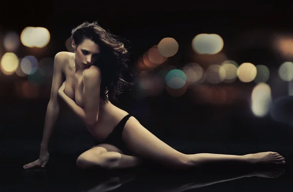 Mulher sexy em lingerie preta — Fotografia de Stock