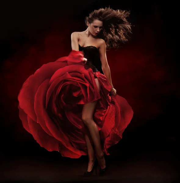 Mooie Danseres Dragen Rode Jurk Stockfoto
