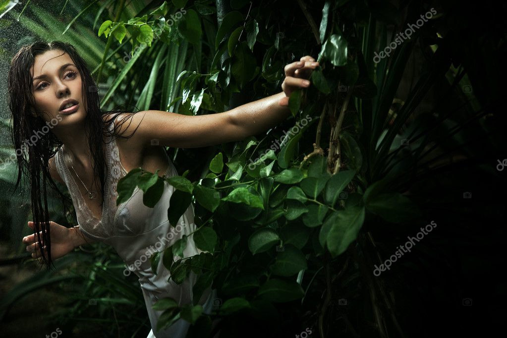 Jungle woman Stock Photos, Royalty Free Jungle woman Images | Depositphotos