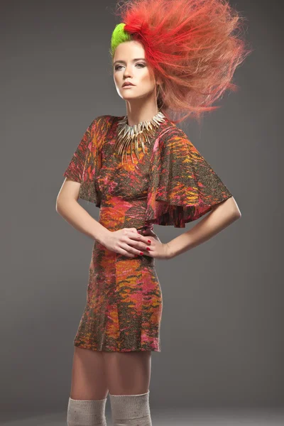 Цвет Волос Женщины Красном Платье — стоковое фото
