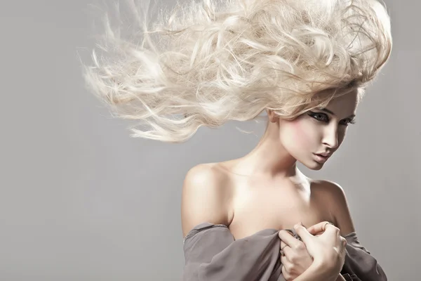 Portrét Ženy Dlouhými Blond Vlasy — Stock fotografie