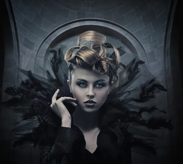 Vogue stijl foto van een gotische vrouw — Stockfoto