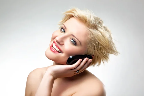 Blonďatá Kráska Mluvící Telefon — Stock fotografie