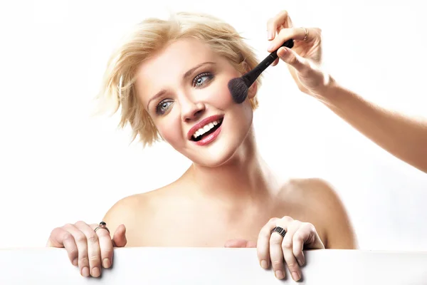 Retrato Uma Mulher Fazendo Maquiagem — Fotografia de Stock