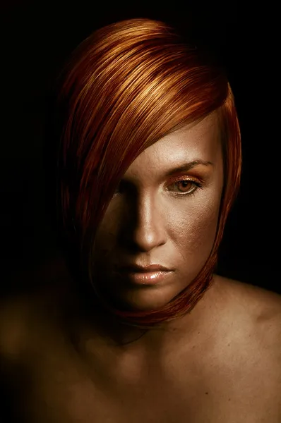 Krásná Mladá Žena Rudými Vlasy — Stock fotografie