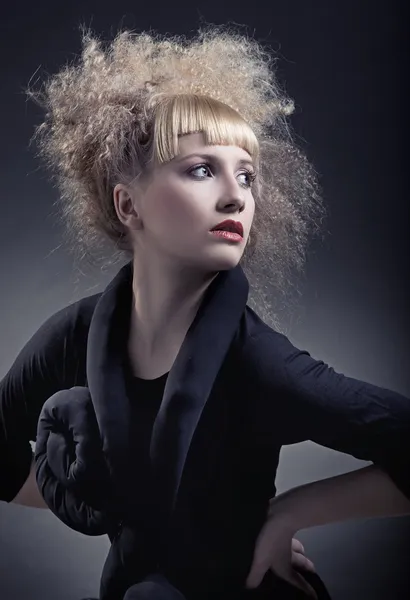 Kobieta z nowoczesną fryzurę — Zdjęcie stockowe