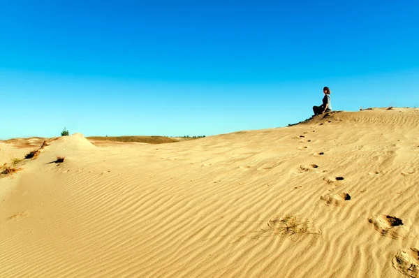 Relaxation in desert — Stock Photo, Image
