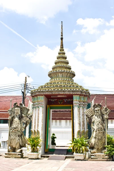 Wat pho kapısı — Stok fotoğraf