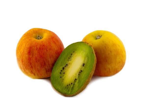 Dos manzanas y medio kiwi — Foto de Stock