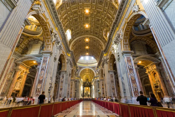Wnętrze Bazyliki Świętego Piotra w Vatican — Zdjęcie stockowe