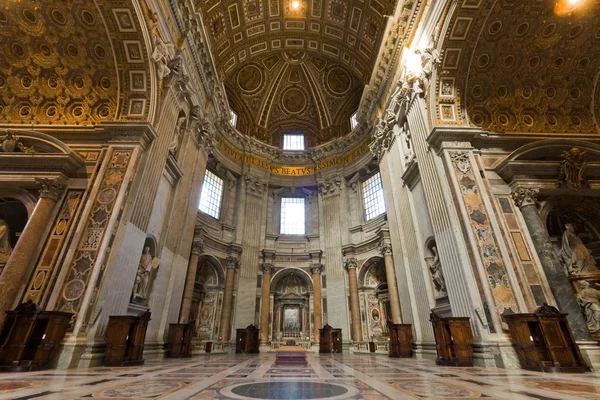 St Peter's basilica interiör — Stockfoto
