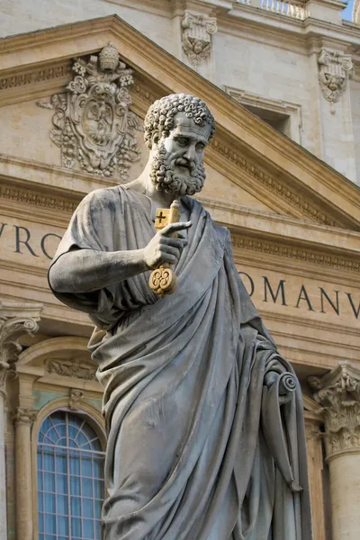 Estatua de San Pedro en el Vaticano —  Fotos de Stock