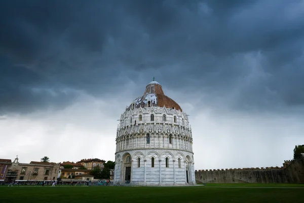 The Baptistery of the Cathedral in Pisa, Italy — Stock Photo, Image