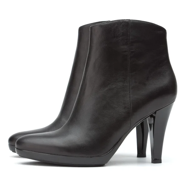 Dames korte zwarte laarzen — Stockfoto