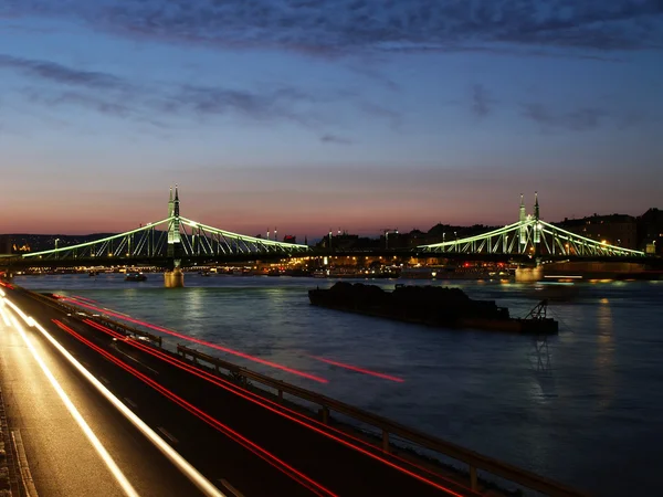 Gece karanlığında köprü — Stok fotoğraf