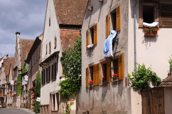 Village lane with old houses — Stock Photo, Image